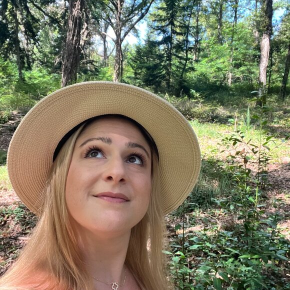 Meet Margot! - Picture 3 of 16